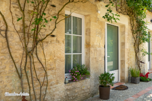 https://www.falaiseguesthouse.com/wp-content/uploads/2026/08/WEB_LaMaisonDesBuis_ChambreArlette_2-300x200.png
